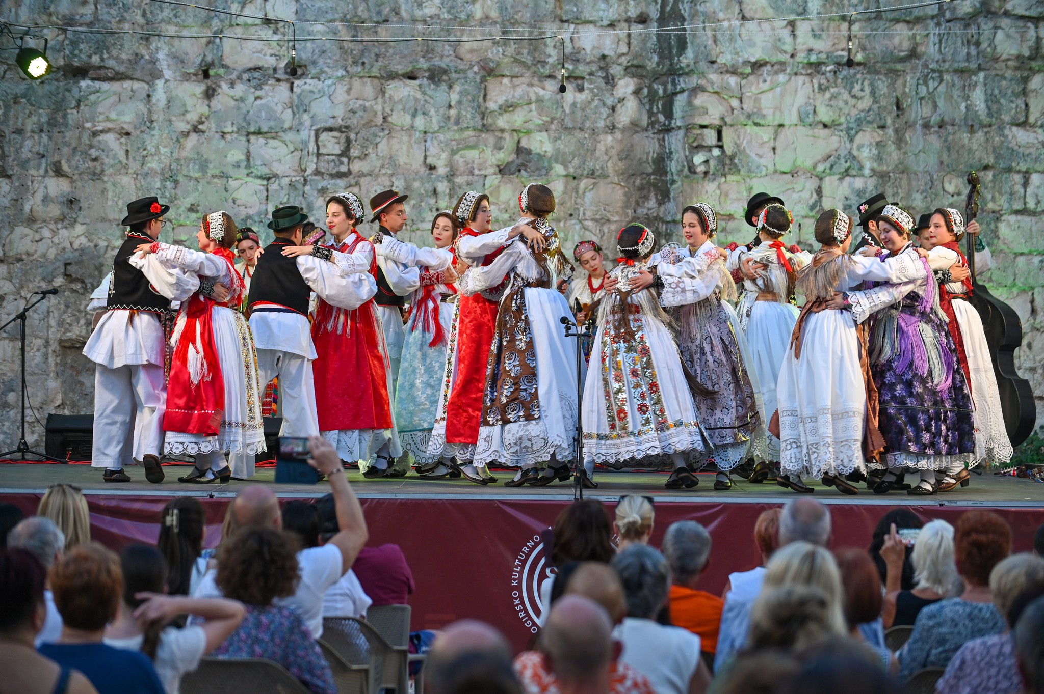 Prvi ljetni vikend u Trogiru ispunjen glazbom, tradicijom i smijehom